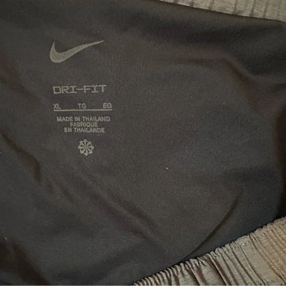 Nike Men's Gray and Black Shorts. Size XL. Like New! - Picture 6 of 16